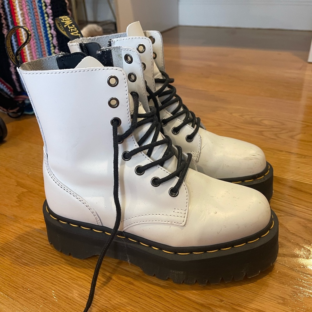 Dr Marten Jadons